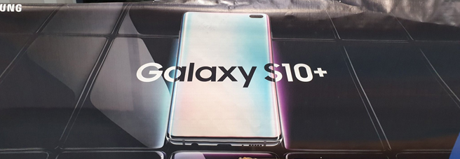  Galaxy S10+ đã được Samsung cho in làm banner treo tại sự kiện diễn ra vào tuần sau (ngày 20/2)