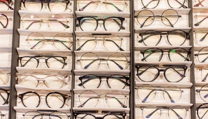 Vì sao nên nhập hàng mắt kính Quảng Châu để bán?